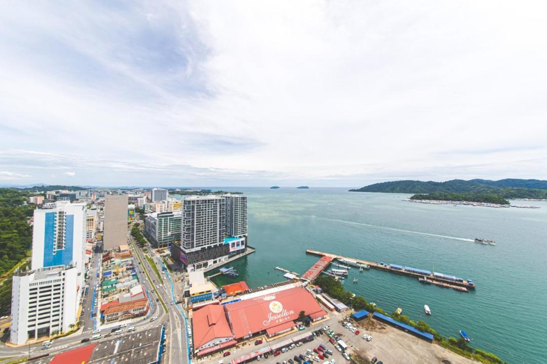 Jesselton Quay Seaview # Chariskey Suites Kota Kinabalu Esterno foto